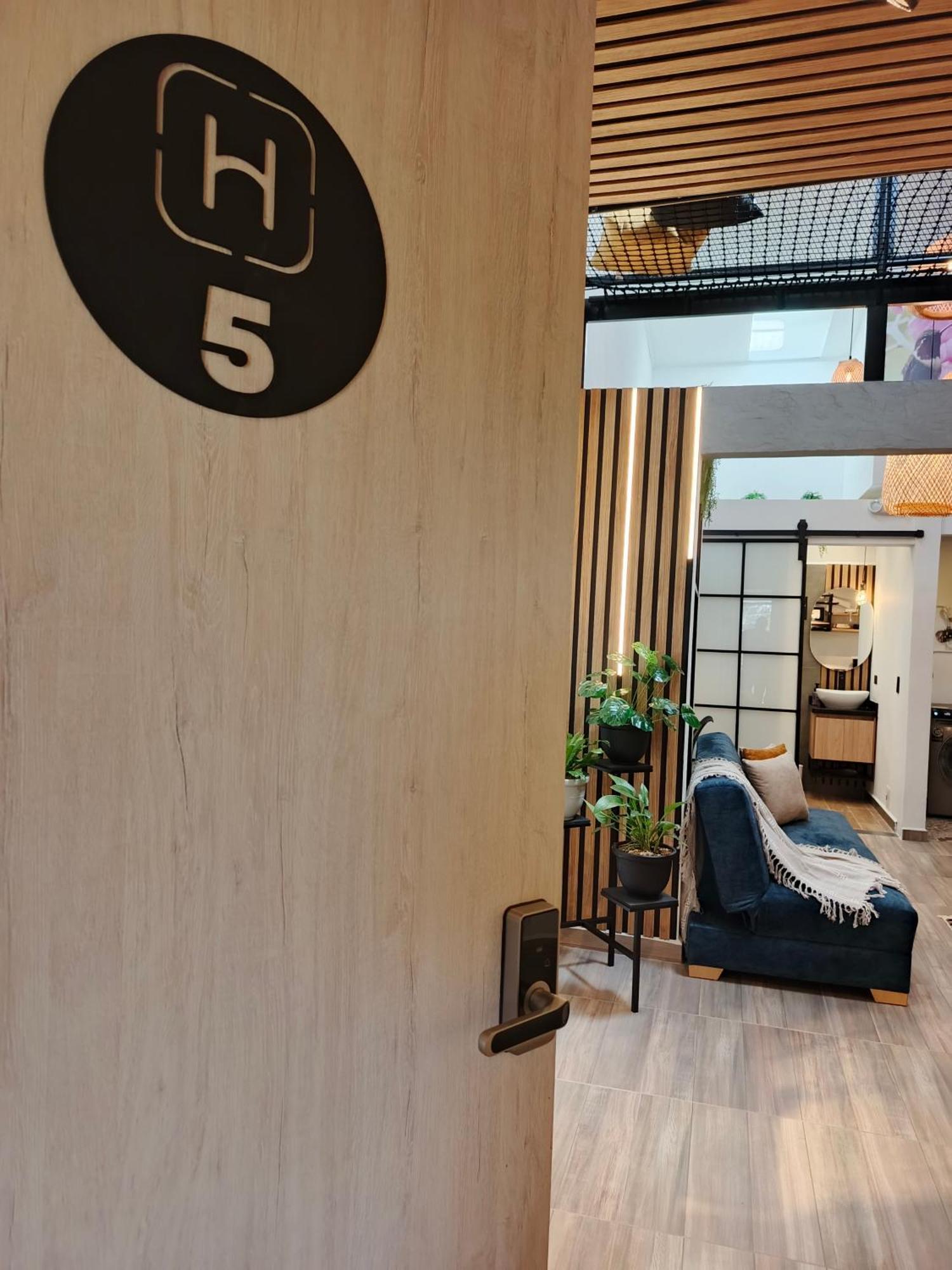 Hope Aparta Lofts *